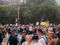 Тысячи людей вышли на акцию протеста в Сиднее на фоне катастрофических пожаров (ФОТО)