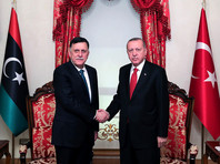 Эрдоган и глава Правительства национального согласия Ливии Файез Саррадж, контролирующий лишь часть территории страны, в конце ноября подписали меморандумы о сотрудничестве в военной сфере и о взаимопонимании по морским зонам