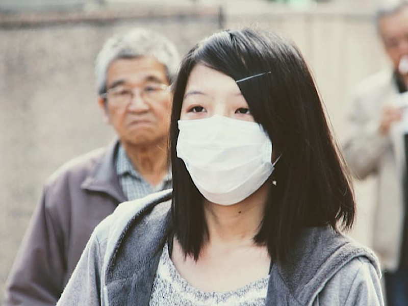 В Китае третий человек умер от неизвестного вида коронавируса, сообщает BBC. За минувшие выходные было обнаружено 139 новых случаев заболевания. Таким образом, общее число заболевших превысило 200 человек