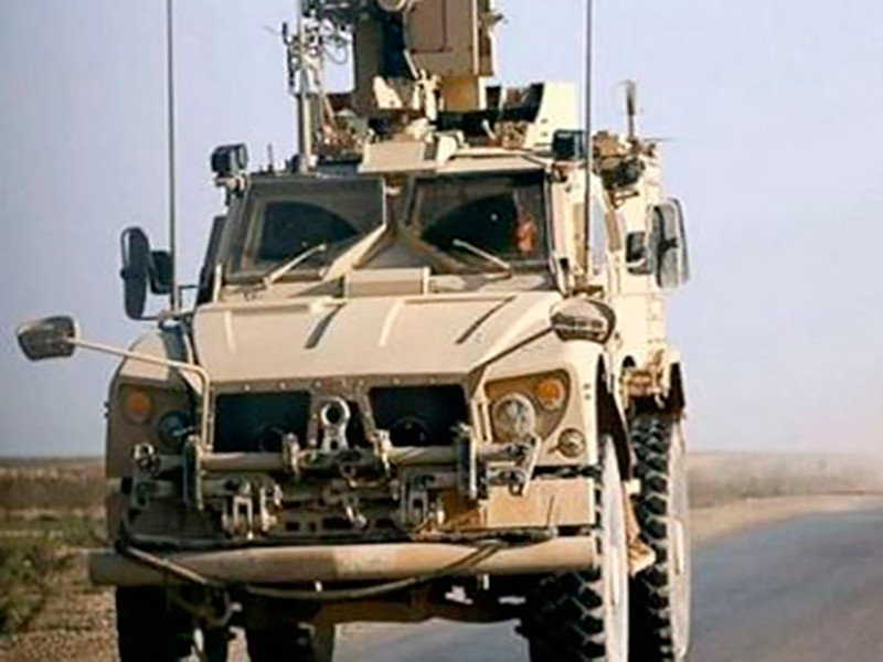 Американские военные покинули территории двух своих военных баз на северо-востоке Сирии и выдвинулись в направлении границы Ирака
