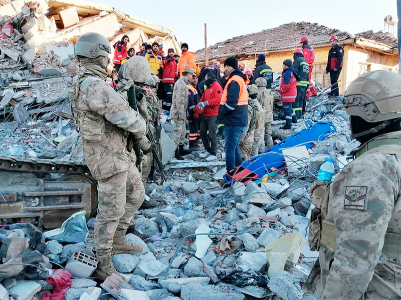 Число погибших в результате мощного землетрясения на востоке Турции достигло 22 человек, более тысячи получили ранения

