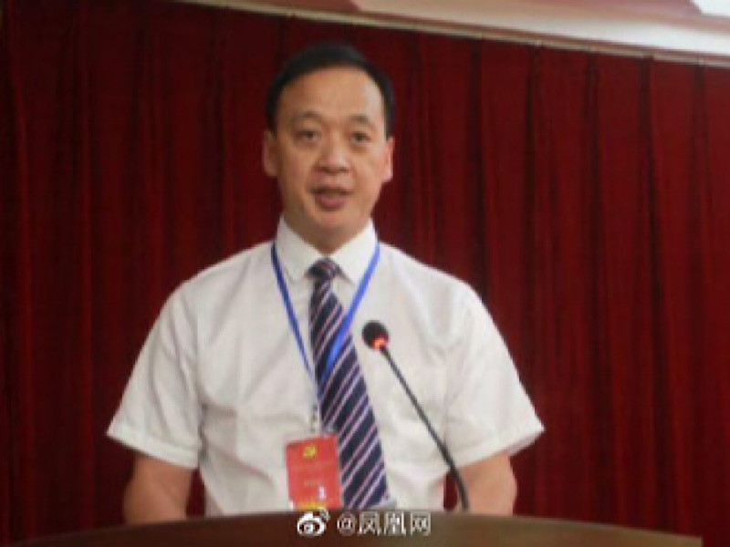 Глава госпиталя в городе Ухань Лю Чжимин умер от пневмонии, вызванной новым типом коронавируса. Об этом сообщает The Global Times в Twitter. О смерти врача также сообщило Центральное телевидение Китая