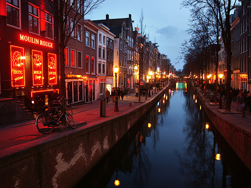 Амстердамские проститутки: факты об оконной проституции в Амстердаме