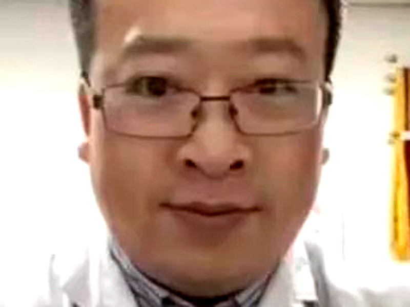 Власти Китая официально сняли взыскание с врача-офтальмолога Ли Вэньляна