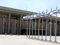 В Израиле после двух неудачных попыток сформировать новое правительство начались третьи за 11 месяцев выборы в Кнессет