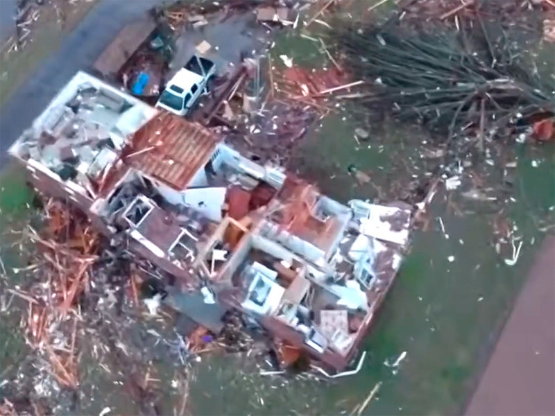 Торнадо в Теннесси разрушили десятки домов, погибли 9 человек