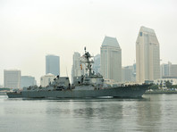 Американский ракетный эсминец USS Kidd, на котором произошла вспышка заражения коронавирусом, во вторник прибыл на военно-морскую базу в Сан-Диего