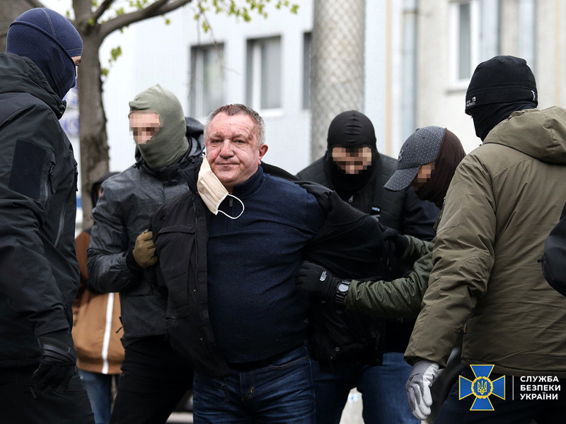 Служба безопасности Украины (СБУ) сообщила о задержании своего сотрудника генерал-майора СБУ Валерия Шайтанова по подозрению в государственной измене и подготовке убийства по заказу ФСБ