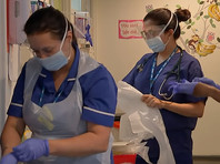 В Британии нехватка СИЗ, врачи вынуждены надевать мусорные мешки на головы, чтобы  лечить больных с коронавирусом (ФОТО)