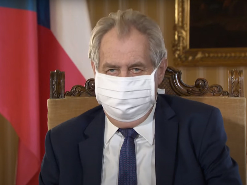 Президент Чехии Милош Земан считает, что границы республики, закрытые в марте из-за эпидемии коронавируса, следует открыть не раньше, чем через год