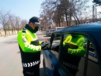 Полиция Азербайджана проводит проверку на соблюдение карантинных мер