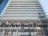 Газета The New York Times в воскресенье отвела первую полосу статье, озаглавленной "Число смертей в США приближается к 100 тысячам, неоценимая утрата". Так газета решила почтить память умерших

