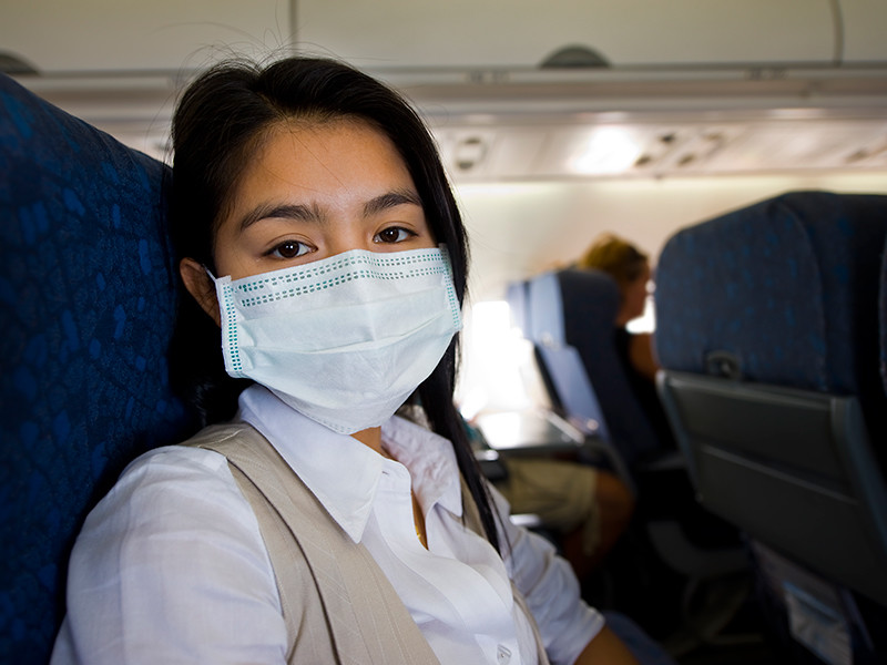 В самолетах будущего граждане будут летать в масках, но пустых кресел между пассажирами не будет