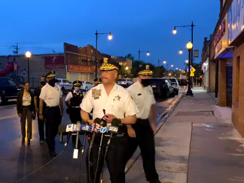 Не менее 14 человек пострадали во время стрельбы на похоронах в Чикаго