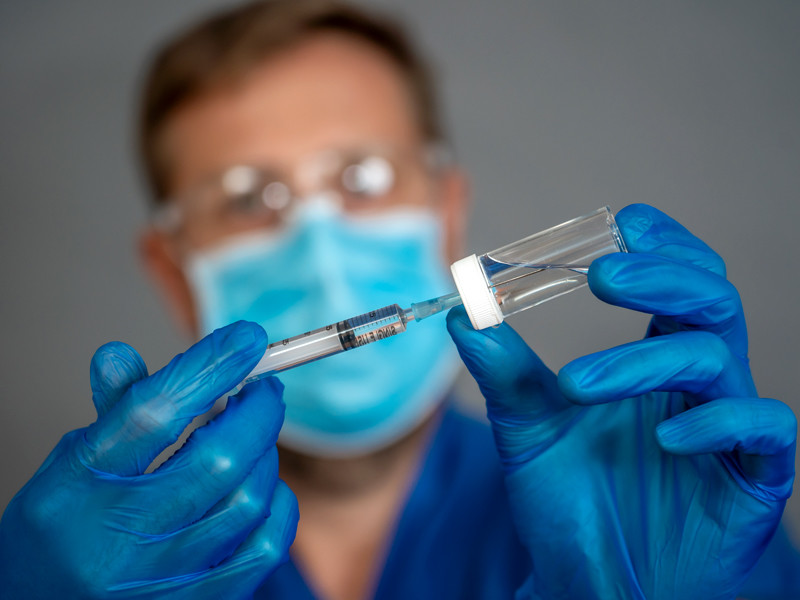 В США начались самые масштабные в мире испытания вакцины от COVID-19