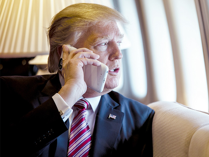 Трамп из-за пандемии решил проводить предвыборные митинги по телефону
