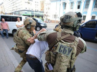 СБУ взяла штурмом отделение банка в Киеве, которое угрожал взорвать называющий себя "святым духом" захватчик (ВИДЕО)
