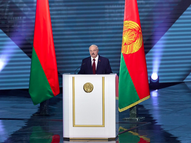 Президент Белоруссии Александр Лукашенко в послании народу и Национальному собранию поднял тему задержания 33 граждан России