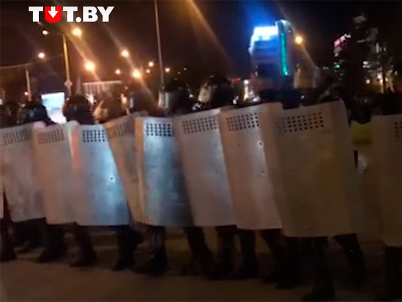 В ходе протестов в Белоруссии задержали как минимум 140 человек, возбуждено дело о массовых беспорядках