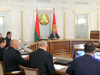 Между тем президент Белоруссии Александр Лукашенко на заседании Совета безопасности назвал Координационный совет оппозиции "черной сотней"