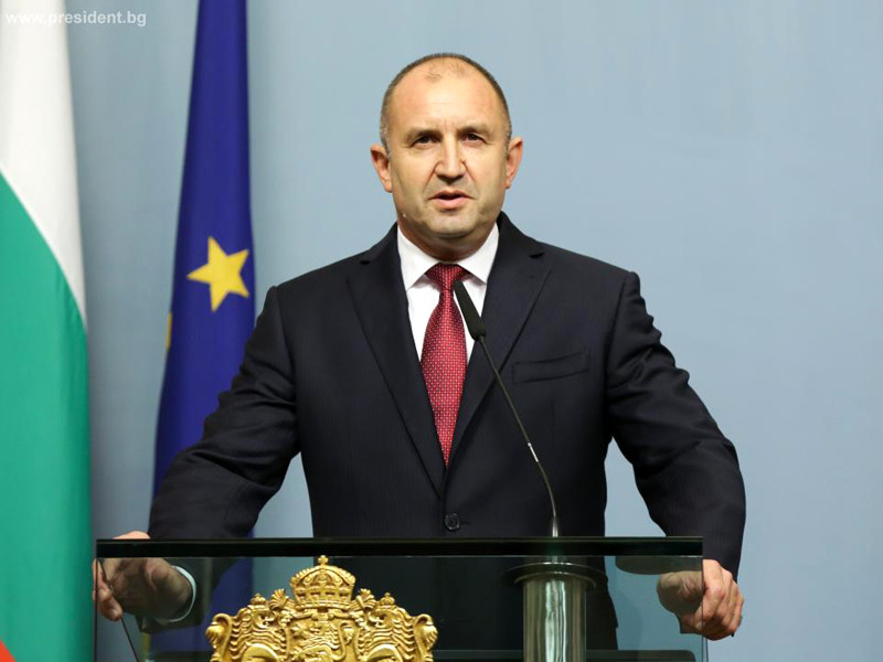 Президент Болгарии выступил за "немедленную и безусловную" отставку кабинета министров на фоне акций протеста в стране