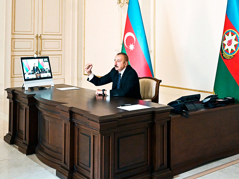 Урегулирование конфликта в Карабахе является исторической задачей Азербайджана, и Баку не согласится на ее половинчатое решение, заявил в воскресенье президент Ильхам Алиев

