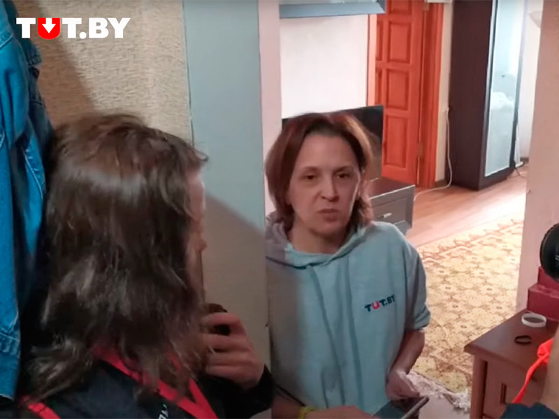 Силовики пришли с обыском в квартиру к главному редактору белорусского портала Tut.by, ее дочь задержана