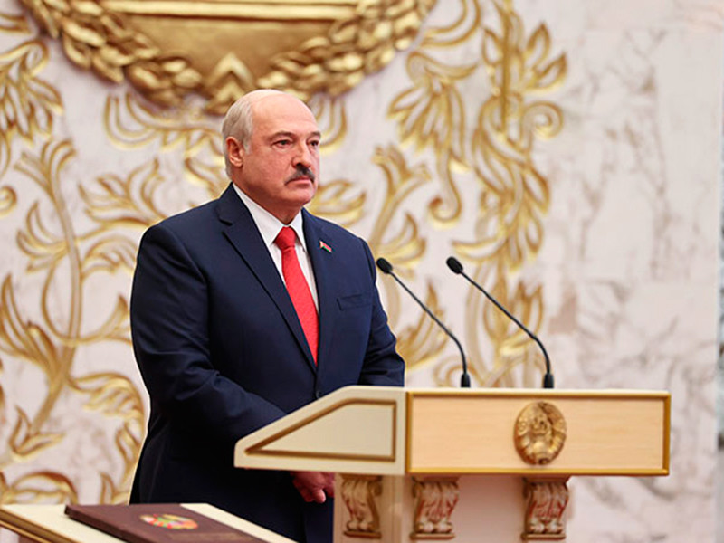 Лукашенко в обстановке секретности и без предупреждения вступил в должность президента Белоруссии