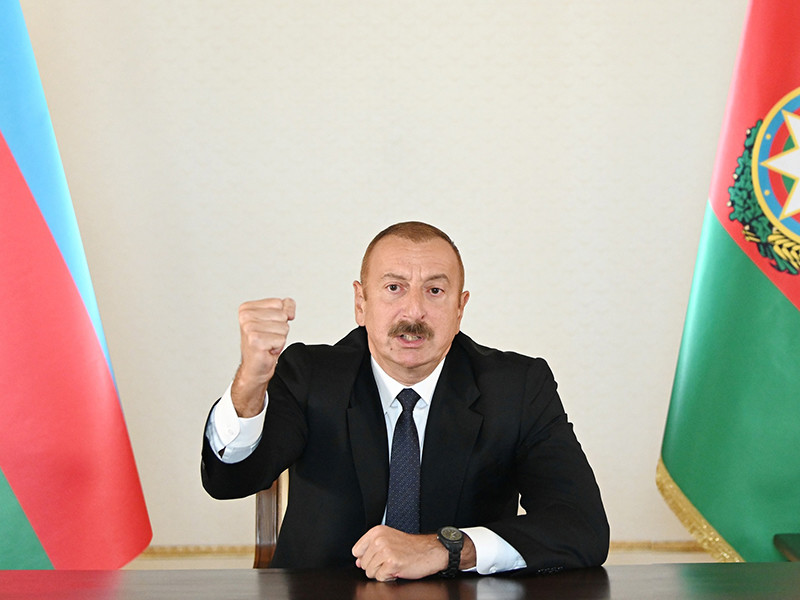 Президент Азербайджана объявил частичную мобилизацию, в некоторых районах введен комендантский час