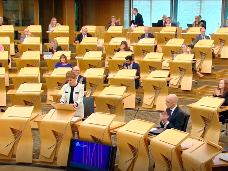 Шотландия определит сроки проведения референдума о независимости до мая следующего года, сообщила во вторник первый министр Шотландии Никола Стерджен