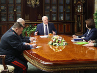 Лукашенко предложил создать вооруженные "летучие отряды" из бывших военных