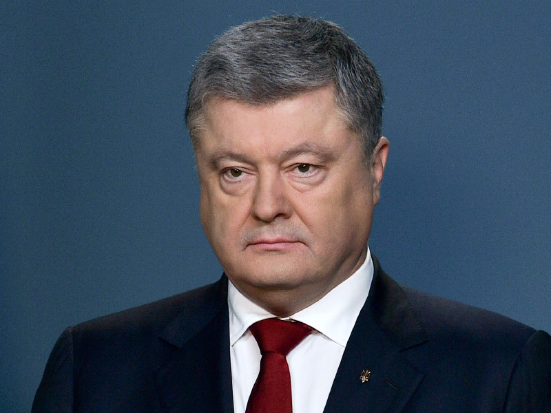 Состояние здоровья бывшего президента Украины Петра Порошенко, который ранее сообщил о заражении коронавирусом, ухудшается
