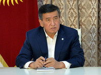 Президент Киргизии с первых дней кризиса общался с Путиным по телефону и получил предложения помощи