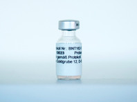 BioNTech и Pfizer подали заявку на ускоренную регистрацию вакцины против COVID-19