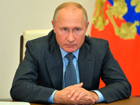Путин попросил у Макрона помощи в производстве вакцины "Спутник V"