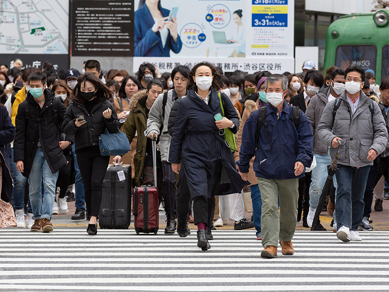 Япония закрывает въезд в страну для иностранцев из-за нового штамма коронавируса