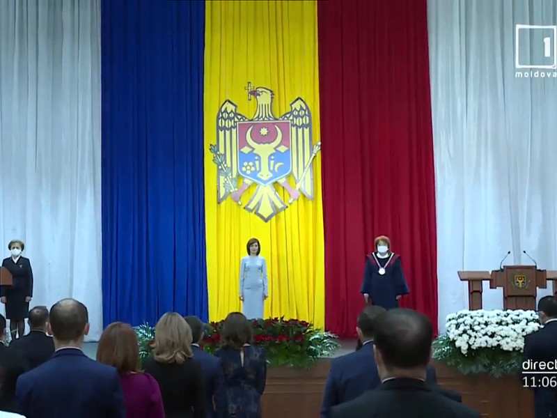 Избранный президент Молдавии Майя Санду официально вступила в должность и приняла присягу