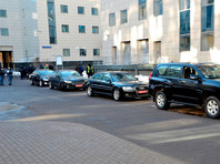 Машины зарубежных дипломатов у Мосгорсуда, 2 февраля 2021 года