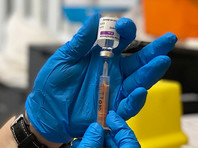 Ученые Оксфорда и университета Витватерсранда в Йоханнесбурге в ходе еще не прошедшего рецензирование клинического испытания с участием более 2 тысяч человек выяснили, что две прививки AstraZeneca почти не защищают от заражения южноафриканским вариантом коронавируса