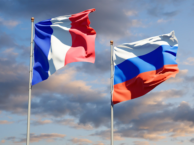 Франция и Россия в условиях "строжайшей секретности" выслали по одному дипломату в конце прошлого года
