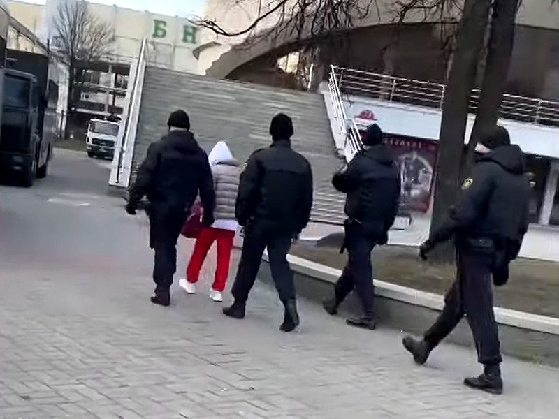 Всего задержаны более 200 человек, из них по крайней мере 136 - в Минске