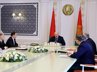 Лукашенко поручил перерегистрировать "сомнительные объединения и учреждения" и объяснил, кого надо отправить "под нож"