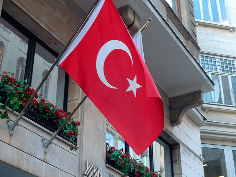 Власти Турции заявили, что локдаун, введенный в стране до 17 мая, не коснется туристов