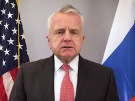 Американский посол в России Джон Салливан на этой неделе улетит в США, после чего вернется обратно в Москву