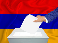 В конце марта армянский премьер говорил, что подаст в отставку, "не чтобы уйти, а чтобы состоялись внеочередные парламентские выборы". Пашинян пообещал служить стране дальше, если его поддержат избиратели. В противном случае он передаст власть другим