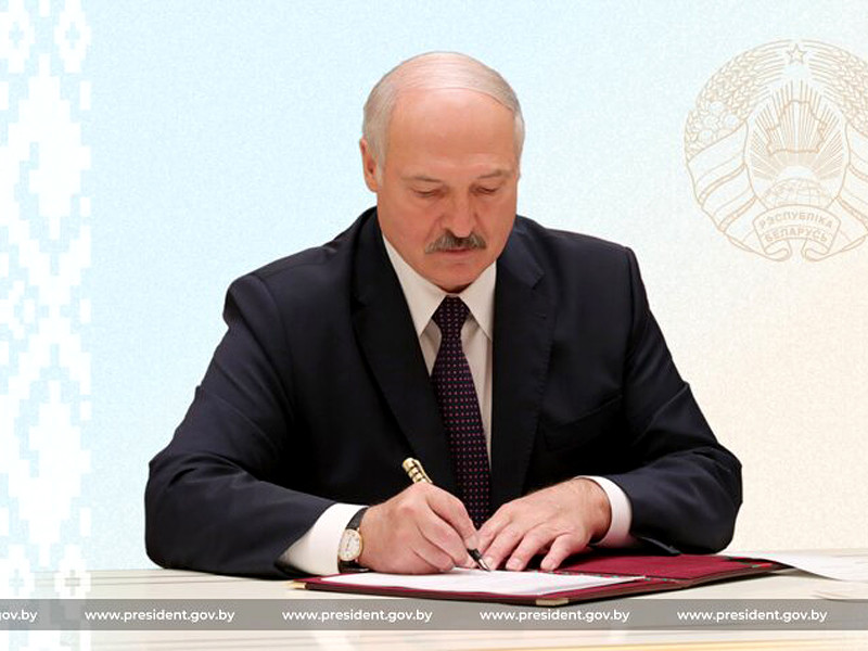Президент Белоруссии Александр Лукашенко подписал законы, вносящие поправки в законодательство о средствах массовой информации и законодательство о массовых мероприятиях