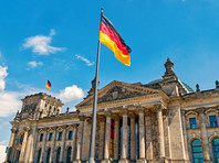 В Германии бундестаг одобрил "привилегии" для привитых и переболевших ковидом