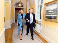 Премьер-министр Великобритании Борис Джонсон тайно обвенчался со своей 33-летней невестой Кэрри Саймондс в Вестминстерском соборе в Лондоне в субботу


