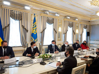 Президент Украины Владимир Зеленский в ходе встречи с госсекретарем США Энтони Блинкеном заявил, что Киев по-прежнему видит угрозу на границе с Россией