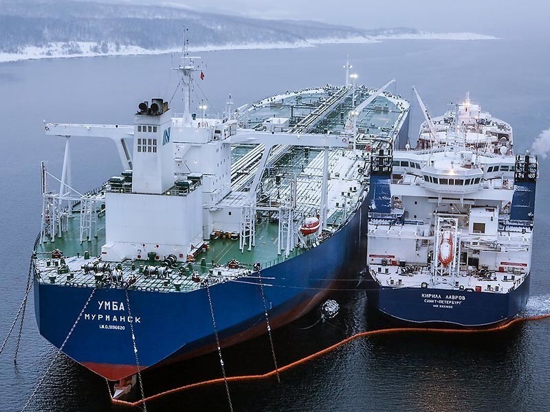 Компания "Инфо-Норд Холдинг", принадлежащая зятю миллиардера и друга Путина Геннадия Тимченко Глебу Франку, покупает 50% компании "РПК Норд" - оператора танкера-нефтехранилища "Умба"